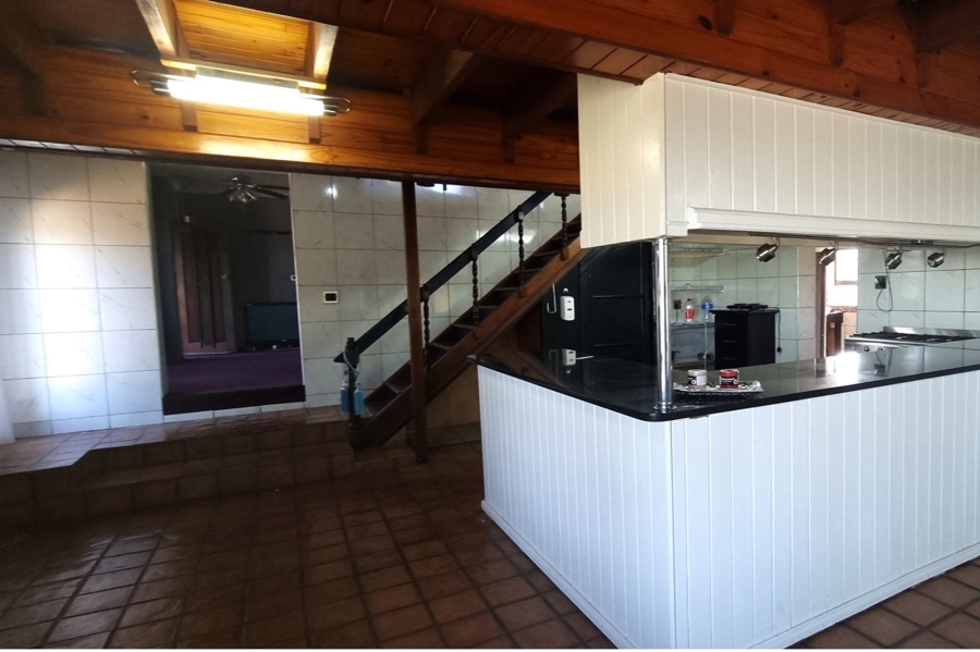 4 Bedroom Property for Sale in Sunnyridge Eastern Cape